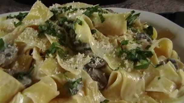 Pappardelle so smotanovo-šampiňónovou omáčkou (fotorecept) - obrázok 7