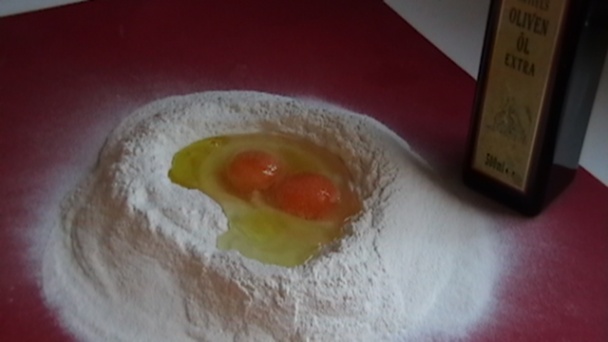 Bazalkové ravioly plnené syrom a šampiňónmi (fotorecept) - obrázok 1