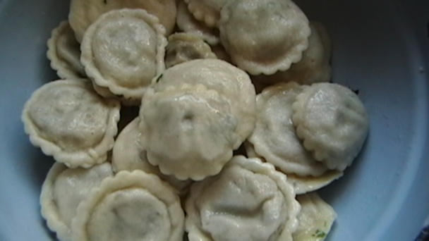 Bazalkové ravioly plnené syrom a šampiňónmi (fotorecept) - obrázok 9