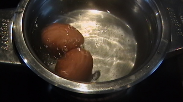 Široké rezance so strúhaným vajcom (fotorecept) - obrázok 1