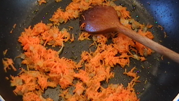 Bravčová panenka plnená sušenými slivkami a mandľami (fotorecept)    - obrázok 5