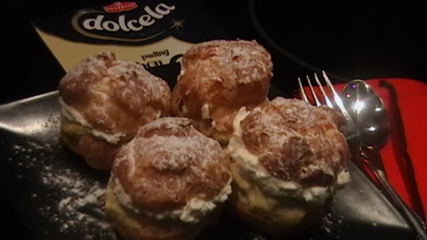 Pusinky s krémom bourbon vanilka, gaštanovým pyré a šľahačkou (fotorecept) - obrázok 12