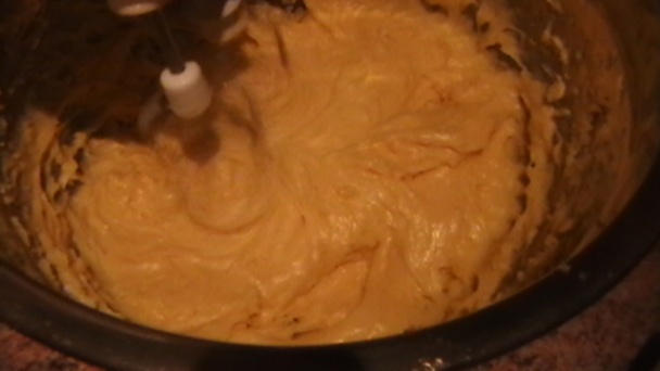 Pyramída z profiteroles s chrenovým krémom (fotorecept) - obrázok 2