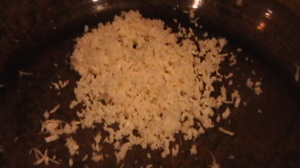 Pyramída z profiteroles s chrenovým krémom (fotorecept) - obrázok 5