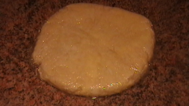 Sviečková v papilote a cibuľové koláčiky (fotorecept) - obrázok 1