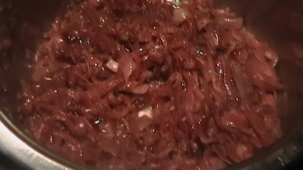 Sviečková v papilote a cibuľové koláčiky (fotorecept) - obrázok 3