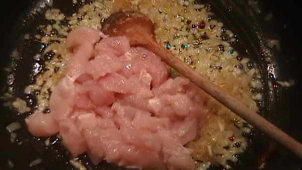 Košíčky zo štrúdľového cesta s kuracím mäsom a kozím syrom (fotorecept) - obrázok 1