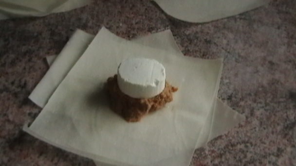 Košíčky zo štrúdľového cesta s kuracím mäsom a kozím syrom (fotorecept) - obrázok 7