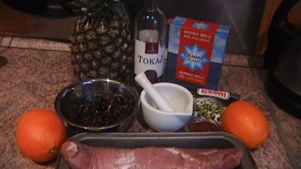 Ananás plnený panenkou so sušenými slivkami (fotorecept) - obrázok 1