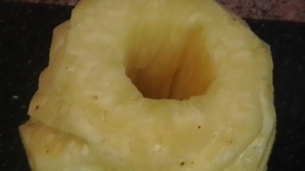 Ananás plnený panenkou so sušenými slivkami (fotorecept) - obrázok 3