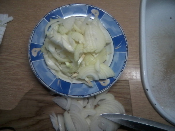 Cibuľovo-slaninové slimáky z kysnutého cesta (fotorecept). - obrázok 2