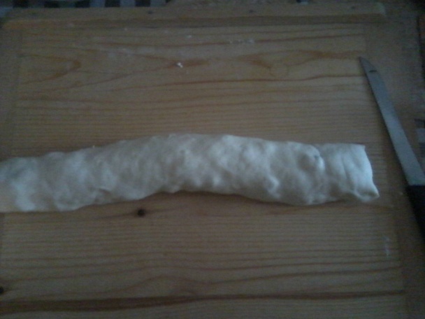 Cibuľovo-slaninové slimáky z kysnutého cesta (fotorecept). - obrázok 7