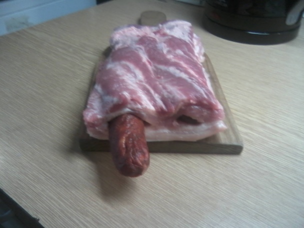 Seriál na pokračovanie - diel VI. Konfitovaný paprikový bôčik plnený klobásou (fotorecept) - obrázok 1