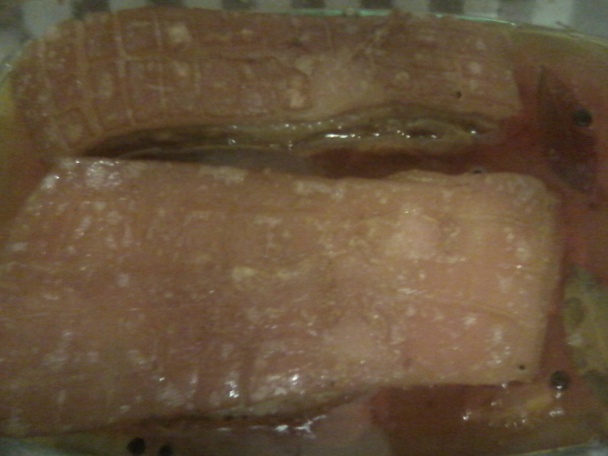 Seriál na pokračovanie - diel VI. Konfitovaný paprikový bôčik plnený klobásou (fotorecept) - obrázok 6