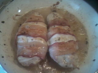 Kuracie prsia plnené kozou bryndzičkou preliate omáčkou (fotorecept) - obrázok 6