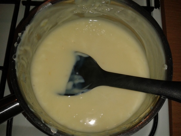 Hrnčekový jablkovo-pudingový koláč s posýpkou (fotorecept) - obrázok 1