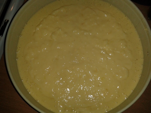 Hrnčekový jablkovo-pudingový koláč s posýpkou (fotorecept) - obrázok 4