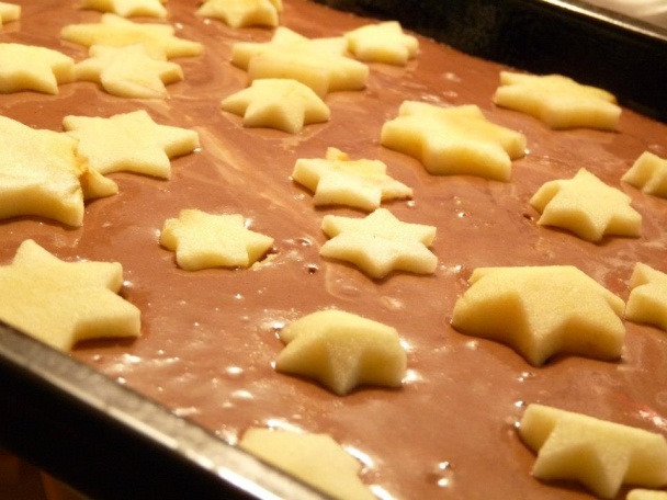 Kakaový koláč s jablkami (fotorecept) - obrázok 3