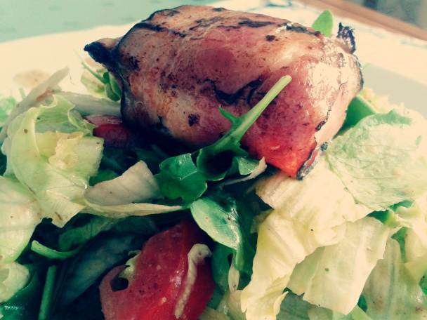 Mozzarella pečená v slanine na šalátiku so zálievkou vinaigrette - obrázok 5