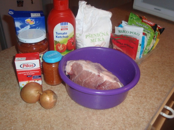 Gazdovska rajčinová omáčka s knedlou - obrázok 1