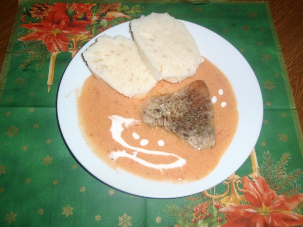 Gazdovska rajčinová omáčka s knedlou - obrázok 8