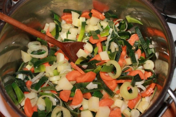 Ľubkina najúžasnejšia brokolicová polievka so syrom - obrázok 2