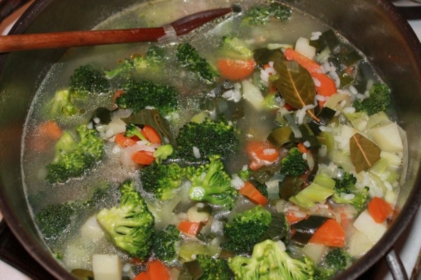 Ľubkina najúžasnejšia brokolicová polievka so syrom - obrázok 3