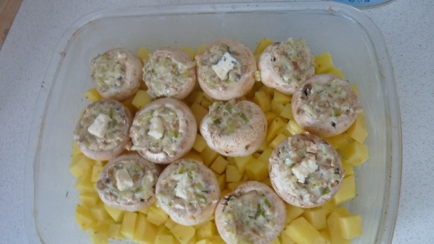 Šampiňóny pečené na zemiakoch - obrázok 2