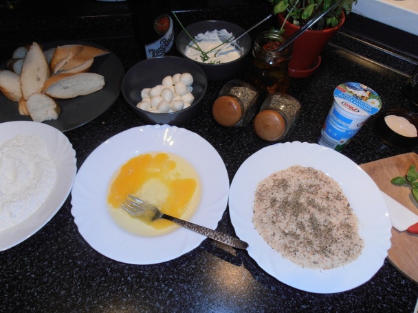 Vyprážaná mozzarella v bylinkách - obrázok 1