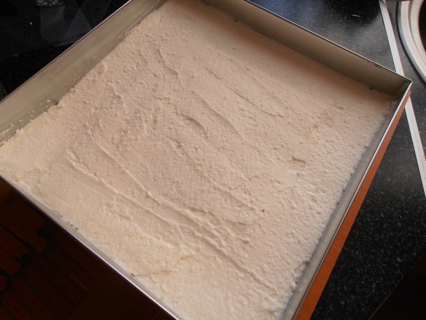 Čučoriedkovo-tvarohové rezy so šľahačkou - obrázok 7