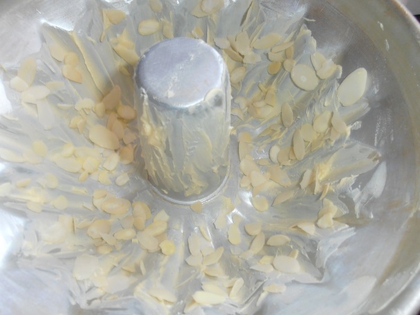 Mandľová bábovka - obrázok 4