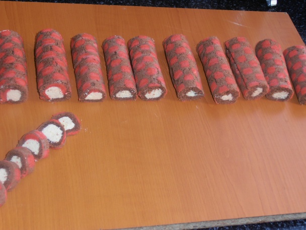 Čokoládovo-bodkované roládky - obrázok 5