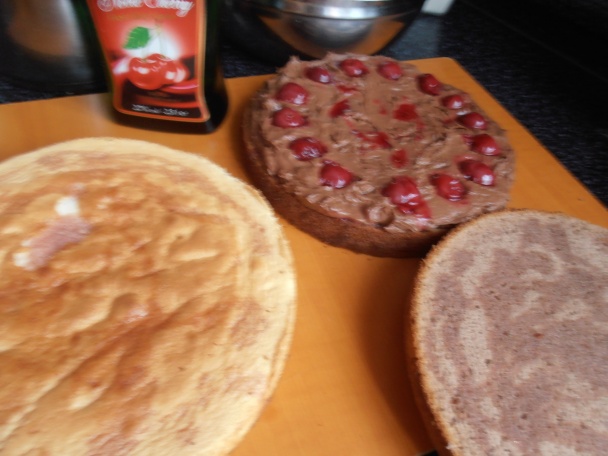 Čokoládovo-višňová torta (fotorecept) - obrázok 2