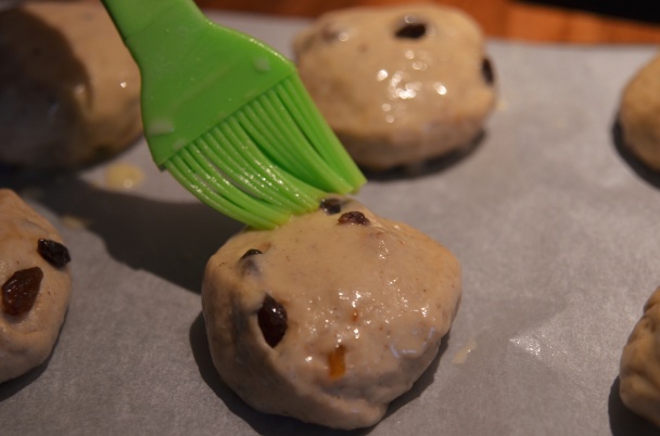 Hot Cross Bun - horúca krížová buchta (fotorecept)  - obrázok 3