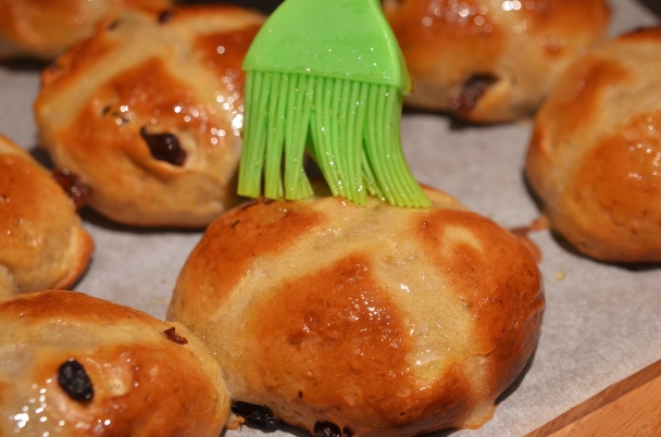 Hot Cross Bun - horúca krížová buchta (fotorecept)  - obrázok 6