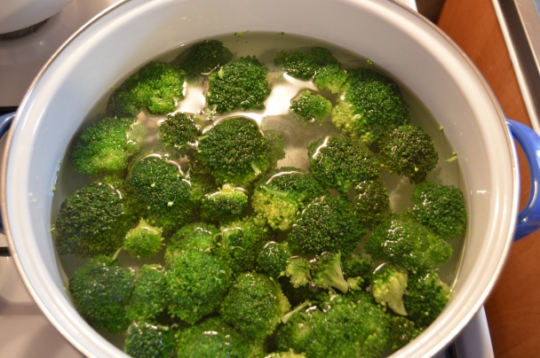 Jednoduché zapekané cestoviny s brokolicou a kuracím mäsom - obrázok 3