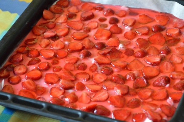 Jahodový koláč s makom - obrázok 4