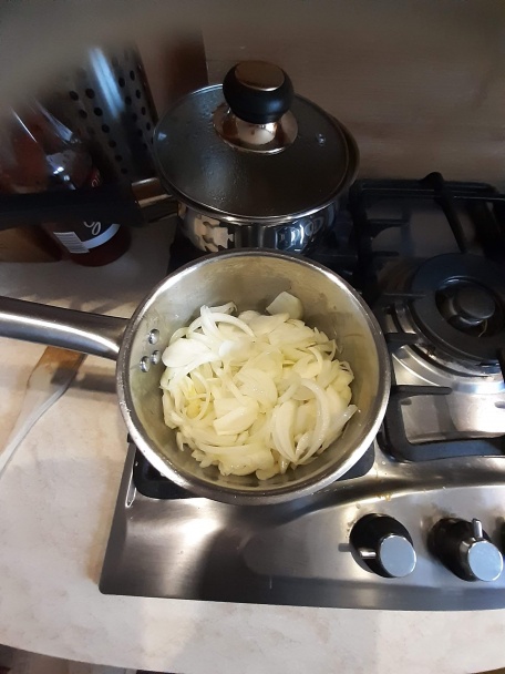 Pečené bravčové karé s cibuľovou omáčkou (fotorecept) - obrázok 2