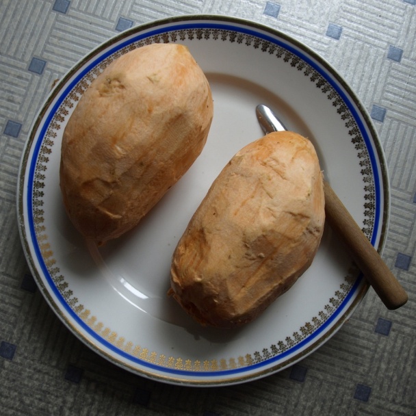 Jednoduché chutné pečené batáty s uhorkovým šalátom (fotorecept) - obrázok 2