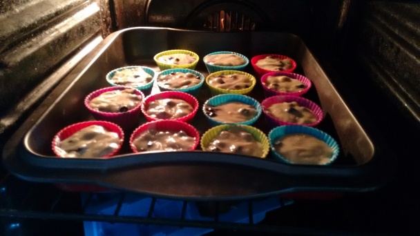 Čučoriedkové muffiny - dokonalé, božské, hrnčekové, najlepšie na svete (fotorecept) - obrázok 5