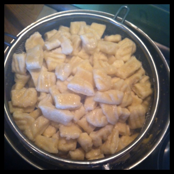 Ricottové gnocci s omáčkou z gorgonzoly a prosciutta - obrázok 3