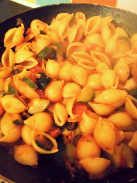 Cuketovo-rajčinová omáčka a cestoviny  - obrázok 3