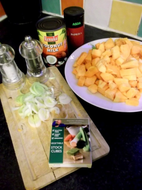 Tekvicová polievka s kokosovým mliekom - obrázok 1