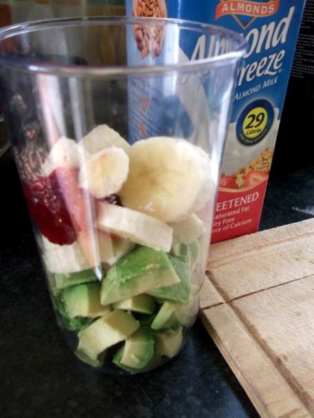 Avokádovo-banánový krém s mandľovým mliekom - obrázok 1