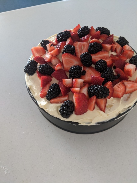 Piškótový cheesecake s ovocím (fotorecept) - obrázok 3