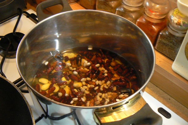 Hustá fazuľová polievka bez štipky mäsa (fotorecept) - obrázok 1