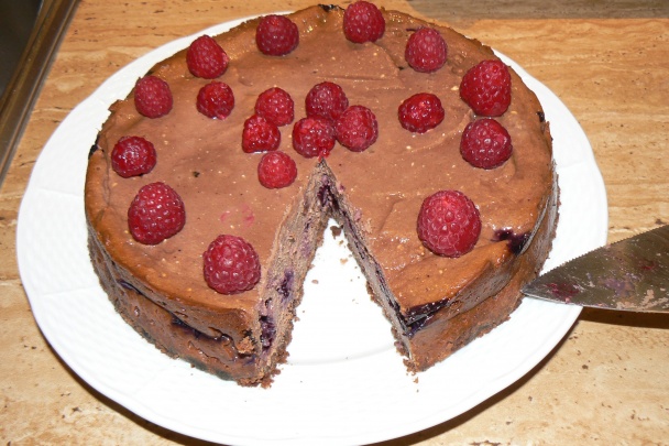Čokoládový cheesecake s jahodami - obrázok 5