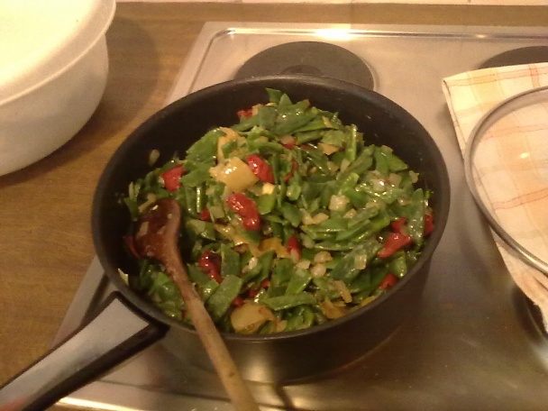 Dusená zelená fazuľka s cesnakovým jogurtom (fotorecept) - obrázok 3