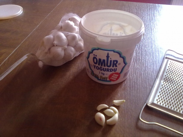 Dusená zelená fazuľka s cesnakovým jogurtom (fotorecept) - obrázok 4