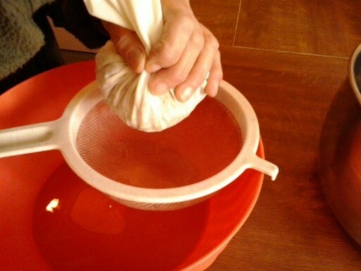 Sladučký agátový med - obrázok 9